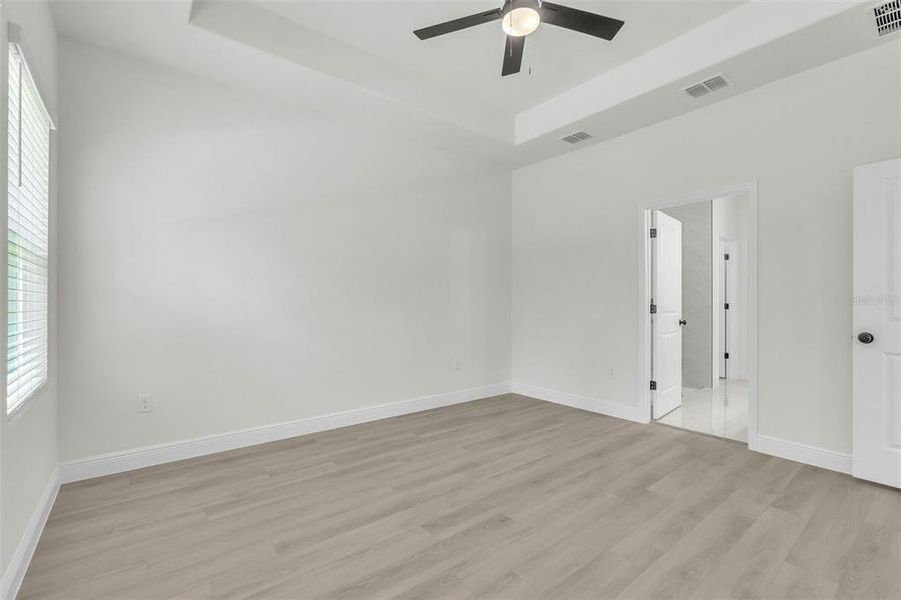 Spacious, unfurnished interior of a new home in , Fruitland Park (Image 22).