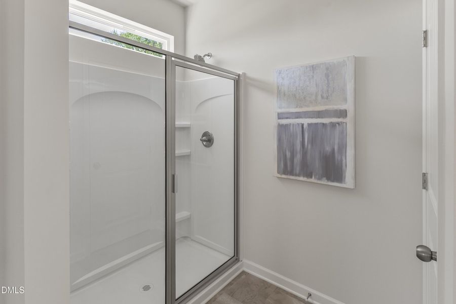 Large Walk-in-Shower Large Walk-in-Shower