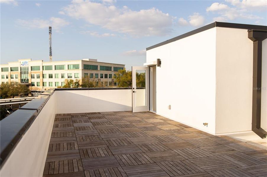 Exterior details and patio area of a home in Canvas City GWX, Tampa (Image 31).
