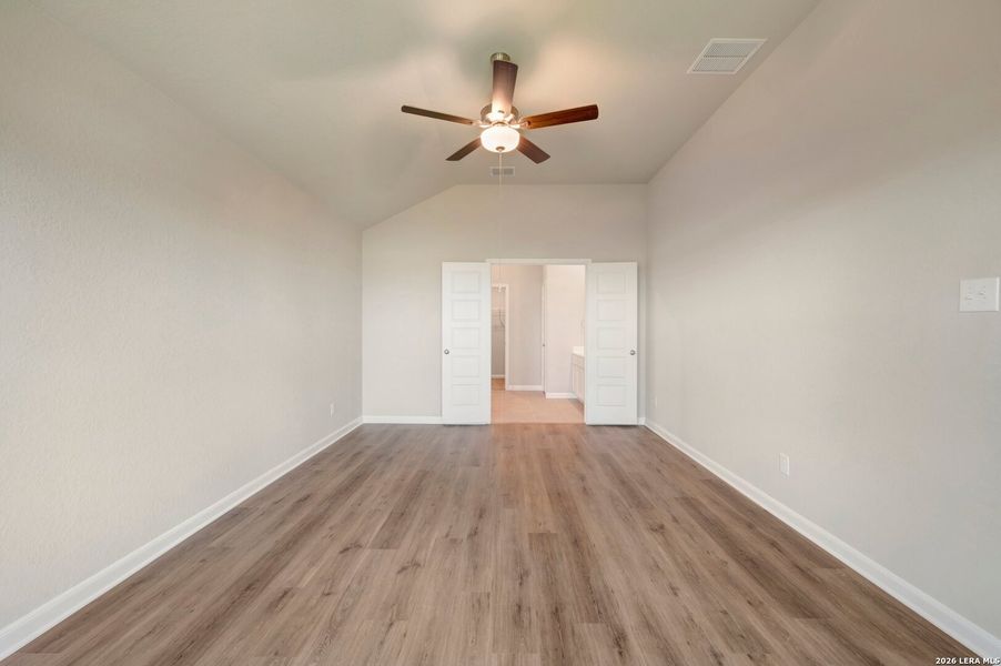 Spacious, unfurnished interior of a new home in Legacy Hills, San Antonio (Image 34).