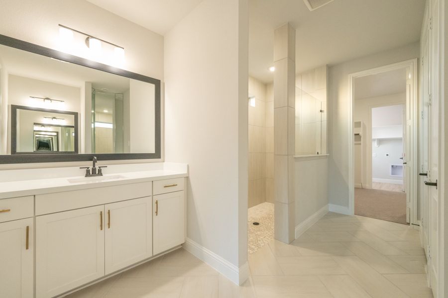 Representative furnished interior of a home built from the Lockhart by Beazer Homes in ARTAVIA, Conroe (Image 10).