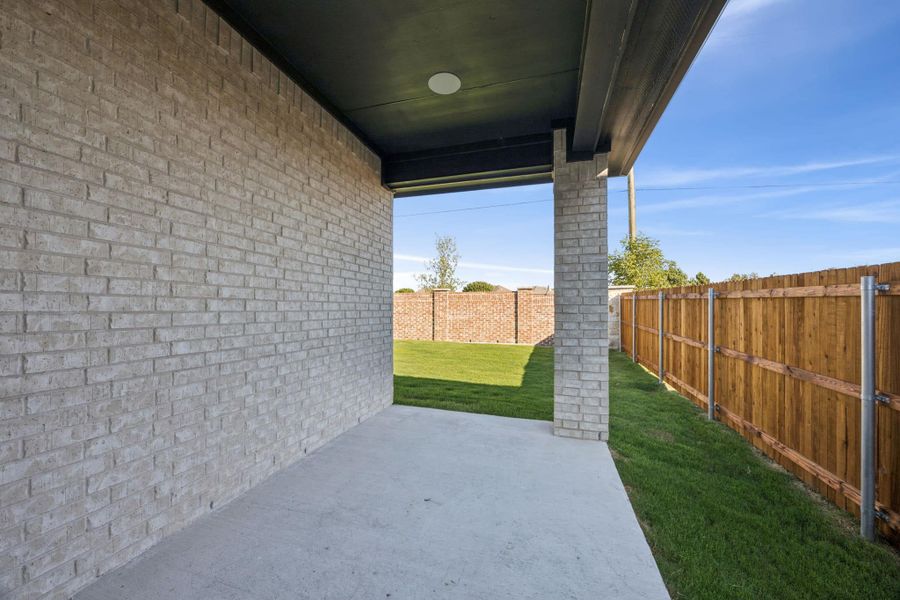 Representative exterior details of a home built from the Sacramento by Chesmar Homes in Summer Crest, Fort Worth (Image 3). Representative exterior details of a home built from the Sacramento by Chesmar Homes in Summer Crest, Fort Worth (Image 3).
