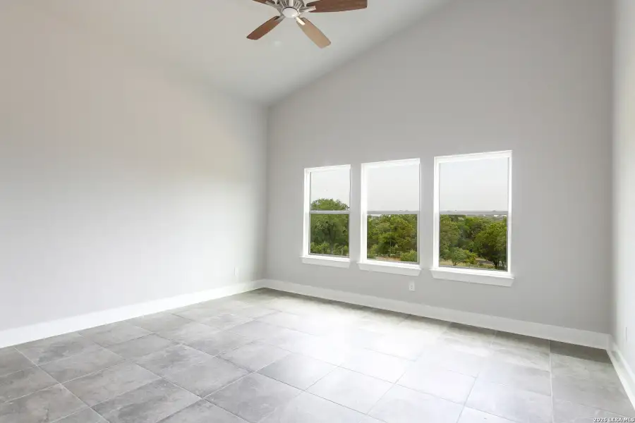Spacious, unfurnished interior of a new home in , Selma (Image 18).
