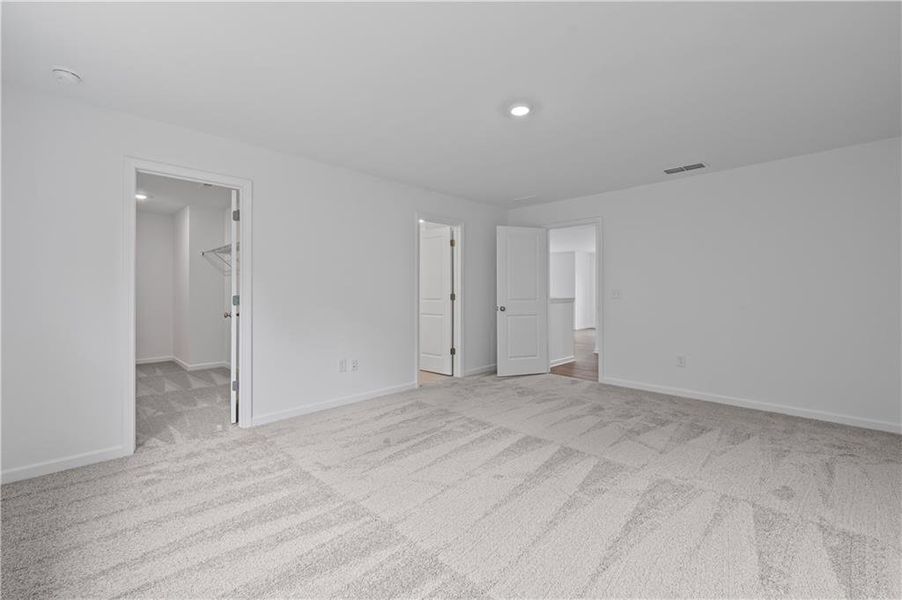 Spacious, unfurnished interior of a new home in Avery Ridge, Gainesville (Image 17).