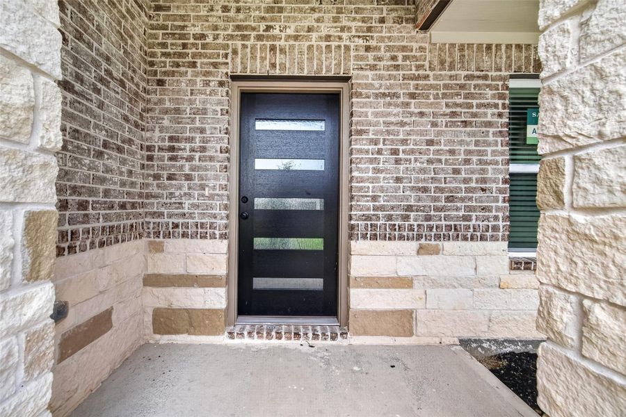 Exterior details and patio area of a home in Foxtail Palms, Manvel (Image 3).