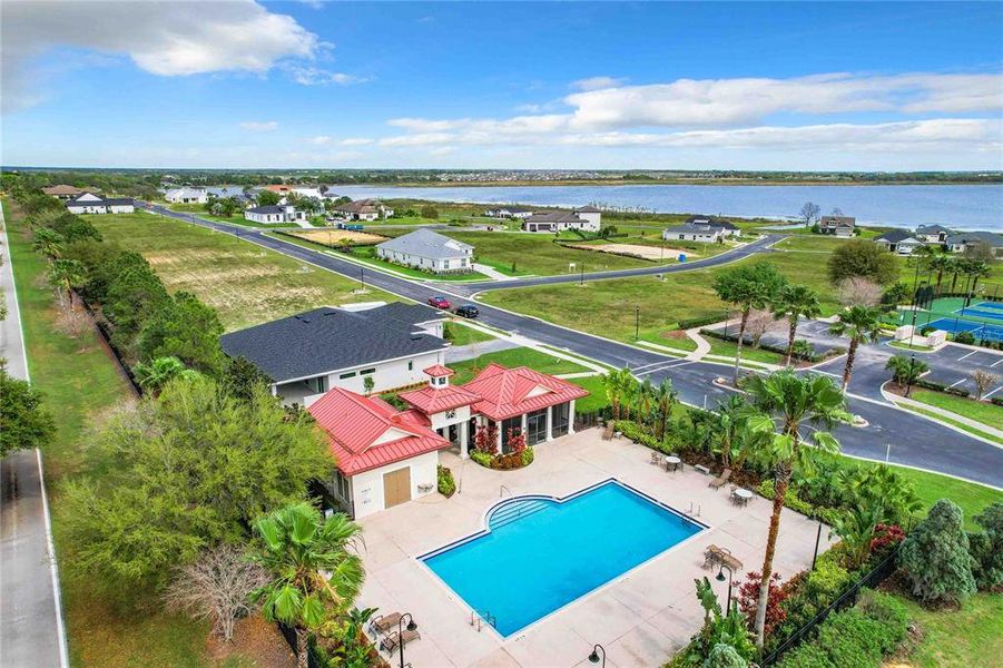 Lake Alfred Side Pool and Clubhouse