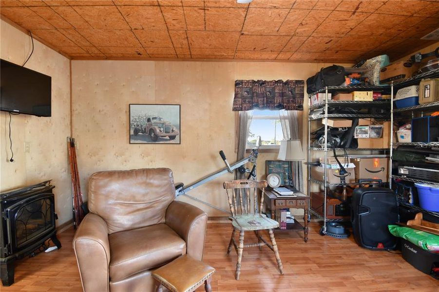 Community amenities in , Ona (Image 53).