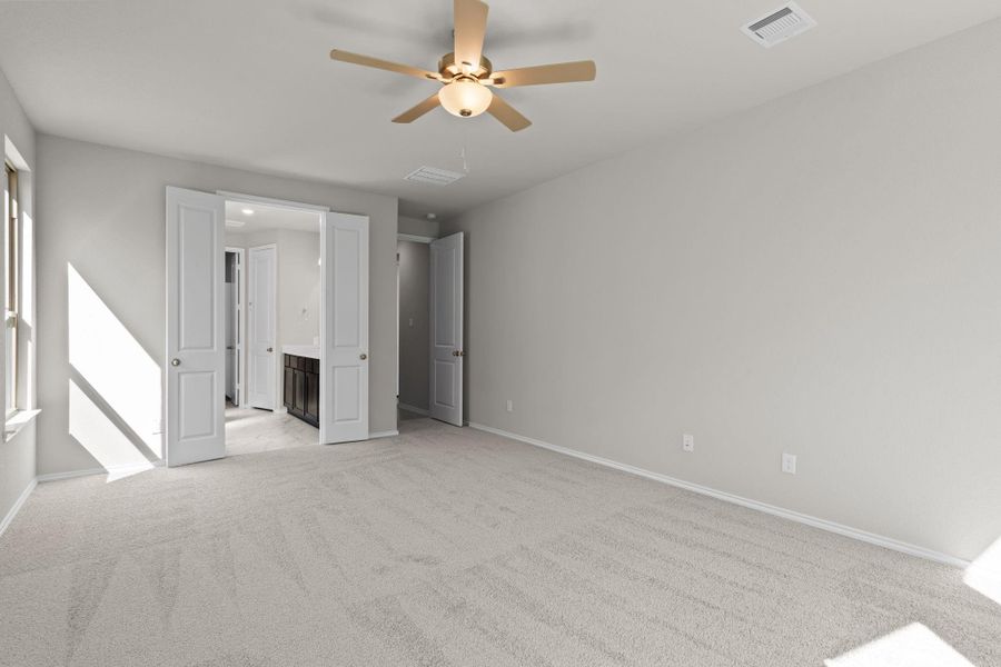 Spacious, unfurnished interior of a new home in The Trails, New Caney (Image 21).