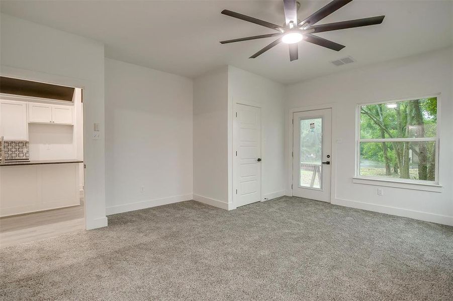 Spacious, unfurnished interior of a new home in , Grandview (Image 21).