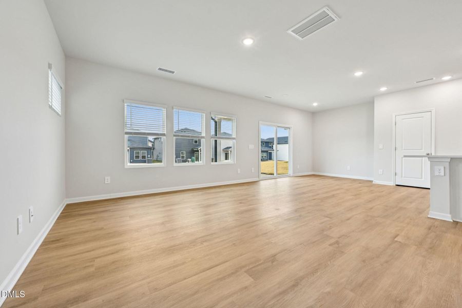 6-web-or-mls-Raleigh - Oak Manor - 617 R