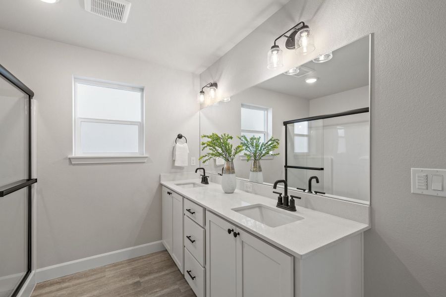 Representative furnished interior of a home built from the Aspen - IronHorse by MonteVista Homes in IronHorse, Prineville (Image 17).
