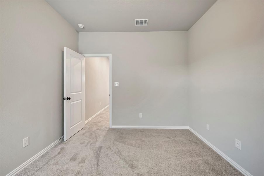 Spacious, unfurnished interior of a new home in Heritage, Dripping Springs (Image 19).