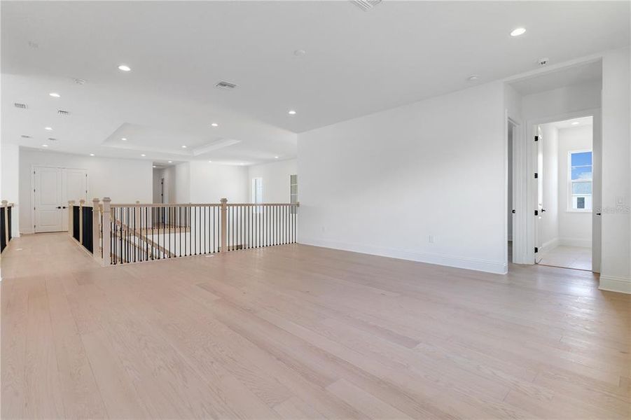 Spacious, unfurnished interior of a new home in , Orlando (Image 51).