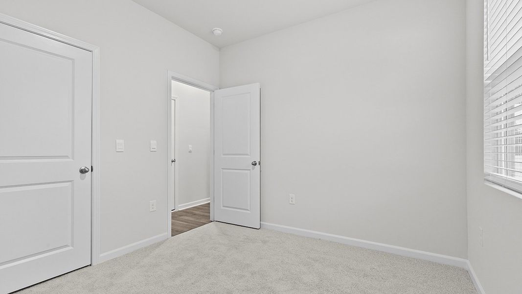 Spacious, unfurnished interior of a new home in Bellemeade Landing, Augusta (Image 29).