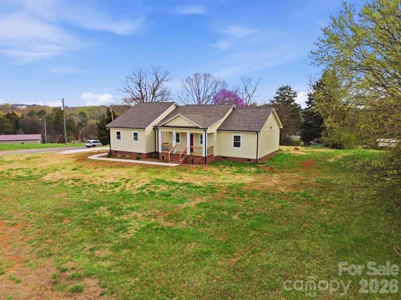 Exterior details and patio area of a home in , Newton (Image 25).