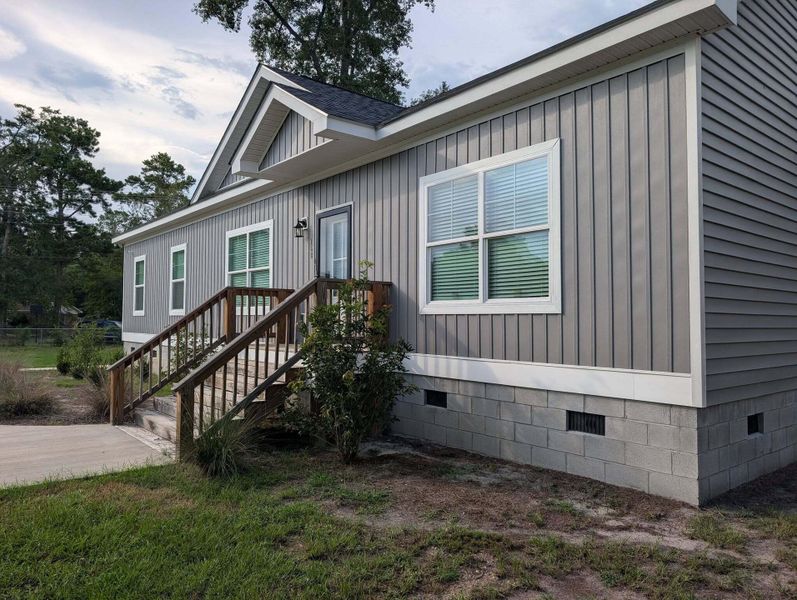Exterior details and patio area of a home in , Walterboro (Image 19).