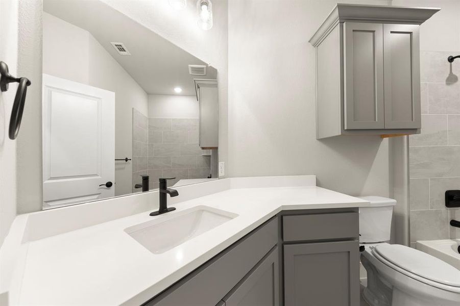 10. 4171 Carrera - 2ND Bath