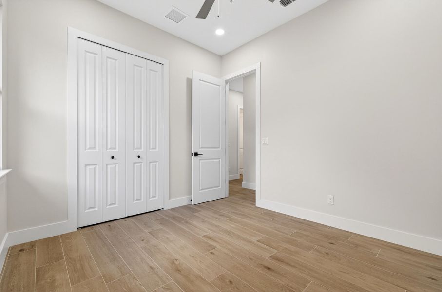 CM MEDIA-18 CM MEDIA-18