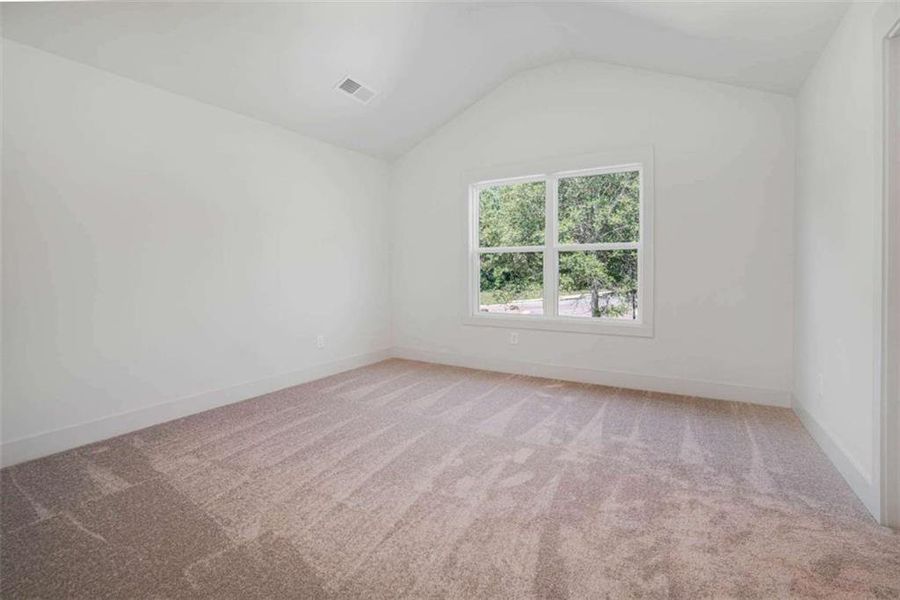 Spacious, unfurnished interior of a new home in Steeplechase, Hoschton (Image 24).