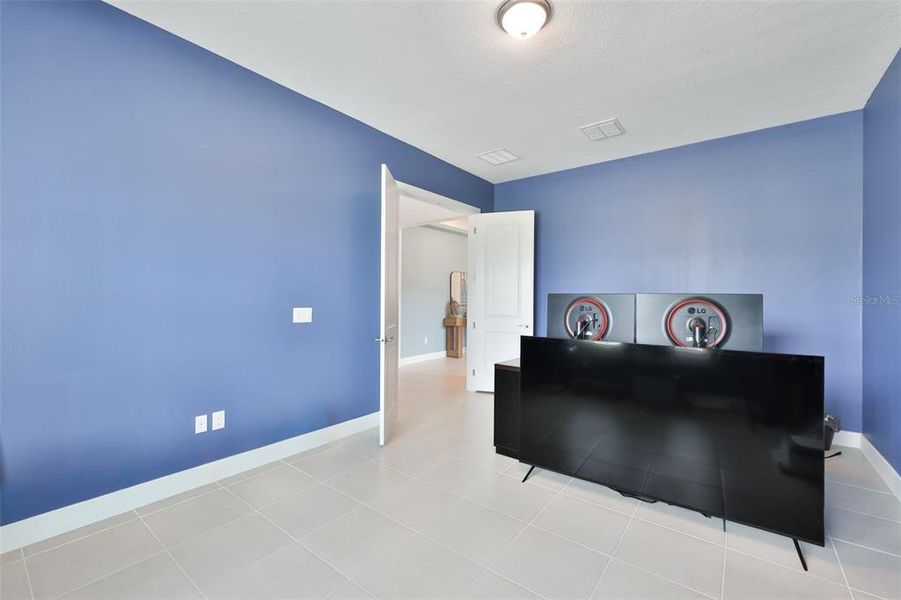 Furnished interior view inside a new home in , Apollo Beach (Image 40).