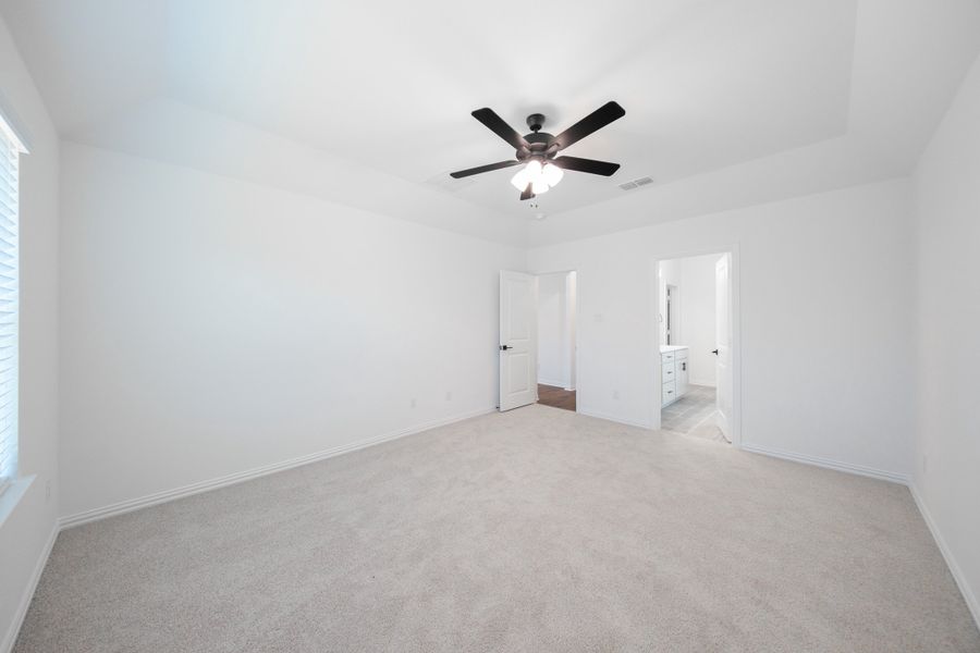 Spacious, unfurnished interior of a new home in Verandah, Royse City (Image 19).
