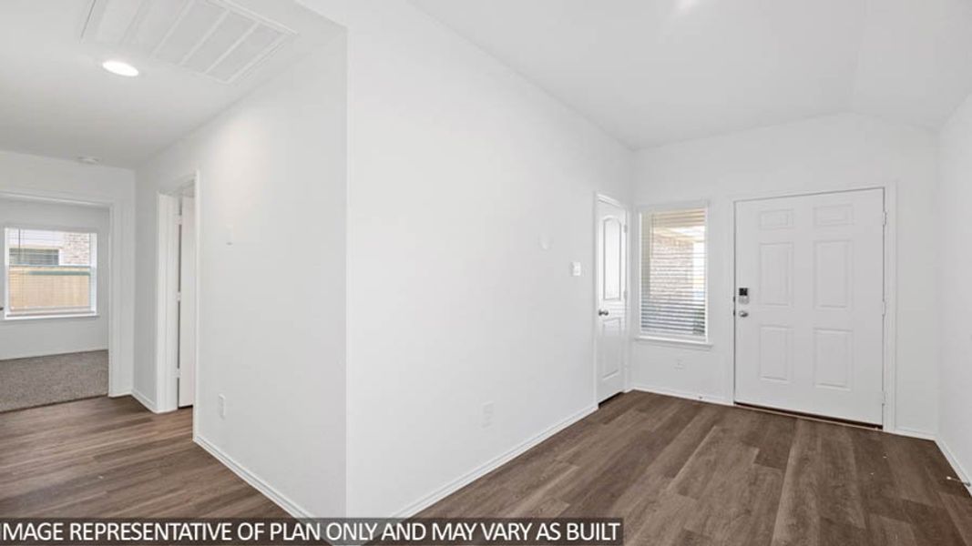 Spacious, unfurnished interior of a new home in Sunterra, Katy (Image 19).