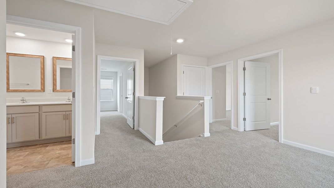 Spacious, unfurnished interior of a new home in Cloverdale Hills, Piedmont (Image 19).