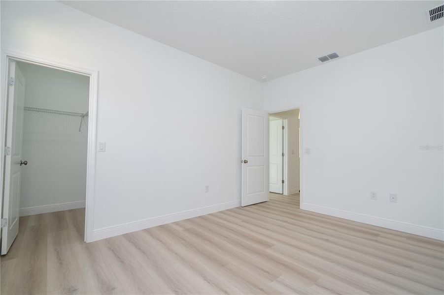 Spacious, unfurnished interior of a new home in , Haines City (Image 39).