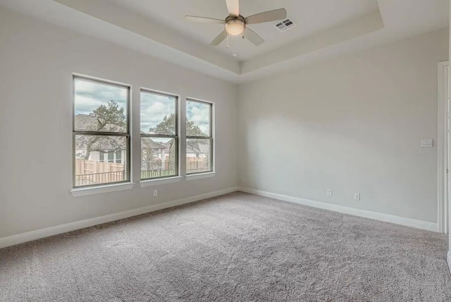 Spacious, unfurnished interior of a new home in 6 Creeks, Kyle (Image 8).