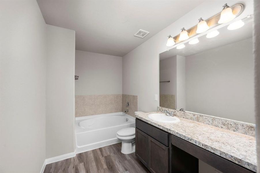 Image 4 of a home in Hempstead.