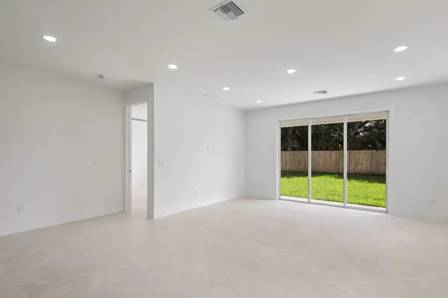 4606 Hibiscus - MLS - 011