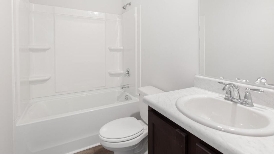 Furnished interior view inside a new home in Eagle Creek, Bolivia (Image 9).