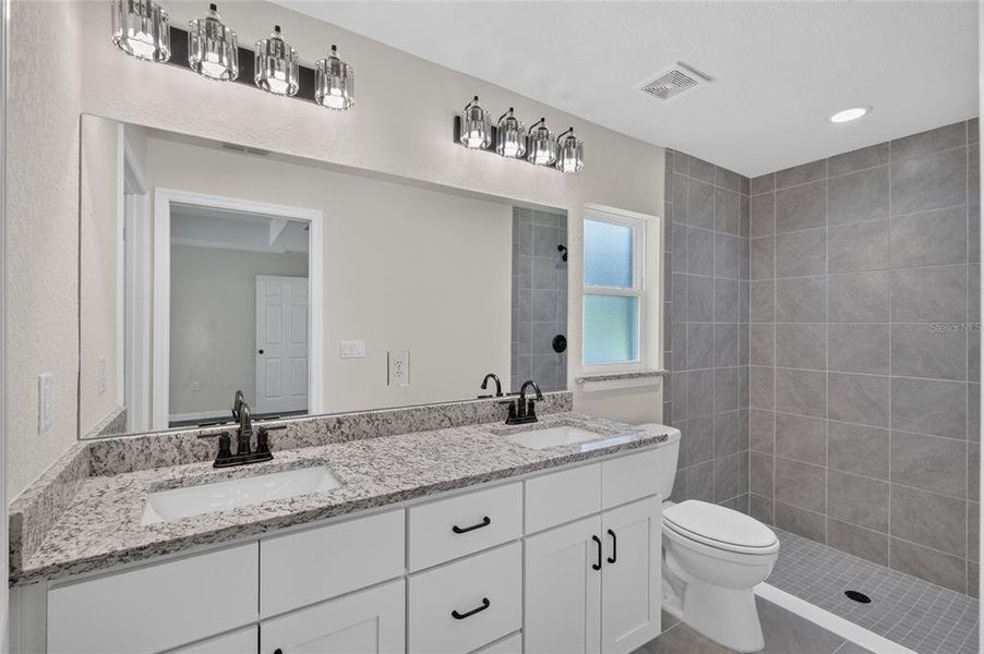 Furnished interior view inside a new home in , Ocklawaha (Image 5).