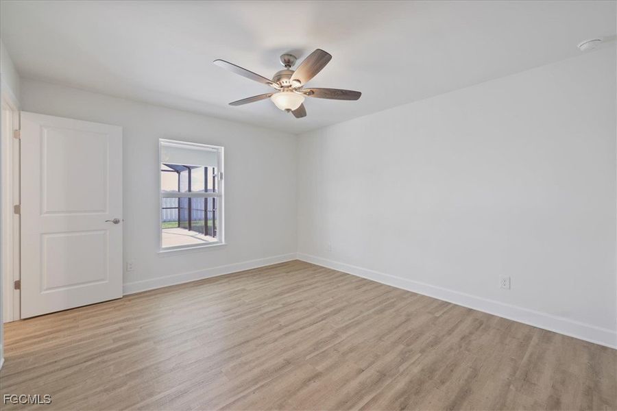 Spacious, unfurnished interior of a new home in Cape Coral, Cape Coral (Image 28).