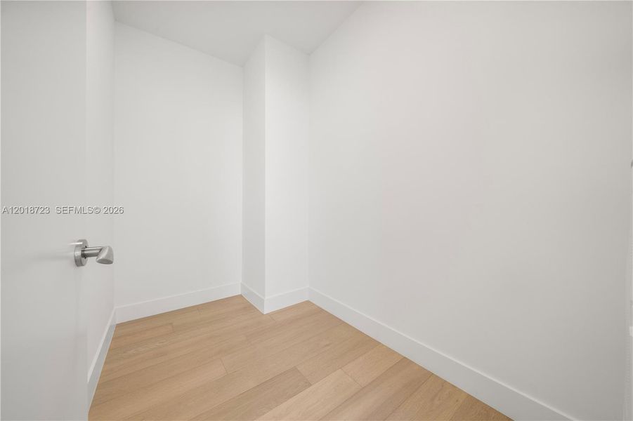 Spacious, unfurnished interior of a new home in , Miami (Image 22).