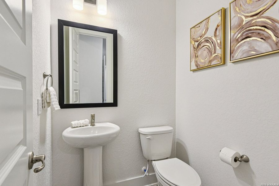 Furnished interior view inside a new home in Waldsanger, New Braunfels (Image 31).