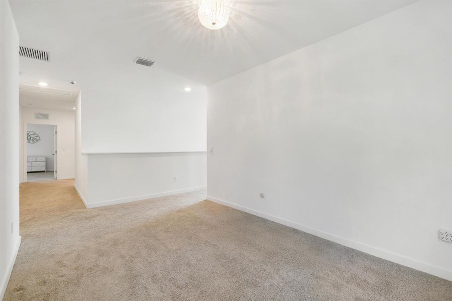 Spacious, unfurnished interior of a new home in Reserve at Jupiter, Jupiter (Image 65).