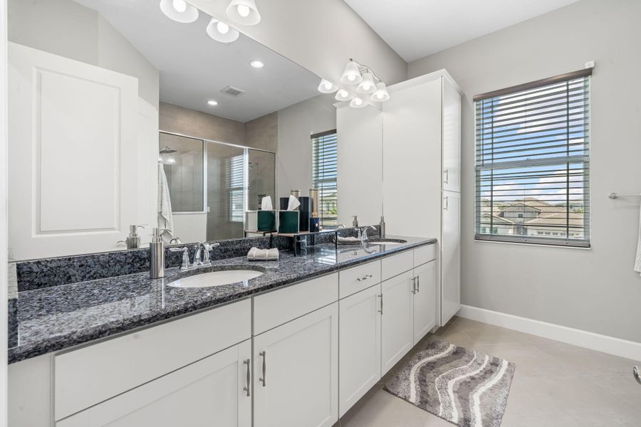 Primary Bath - Vanity w/double sinks