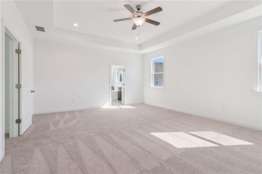 Spacious, unfurnished interior of a new home in East Harbor II at Chestatee, Dawsonville (Image 52).