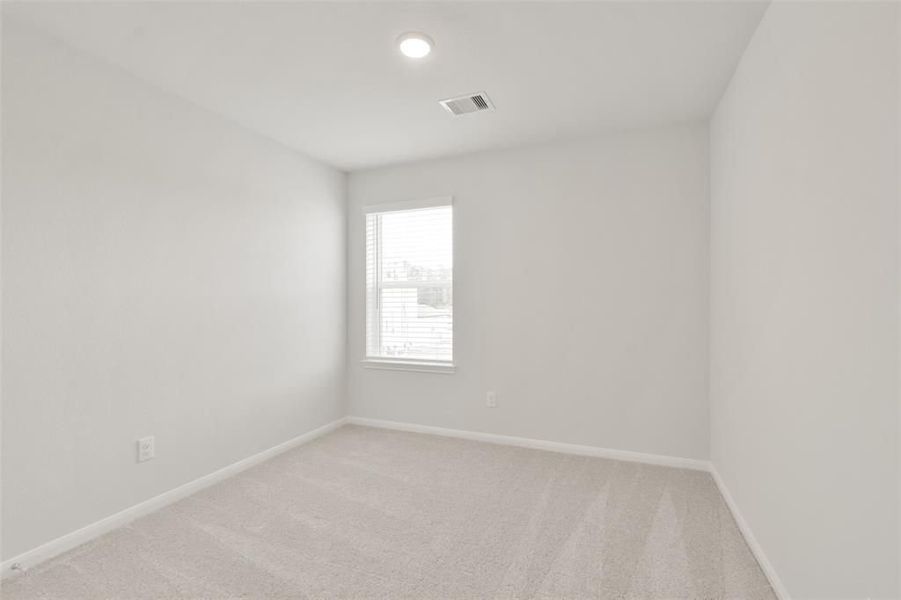 Spacious, unfurnished interior of a new home in Lakes at Black Oak, Magnolia (Image 27).