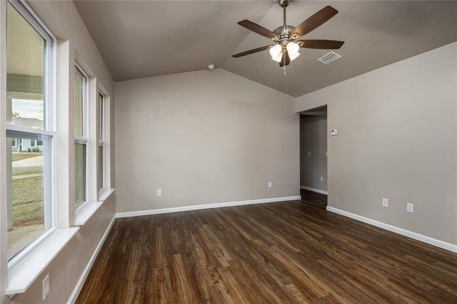 Spacious, unfurnished interior of a new home in , Gainesville (Image 26).