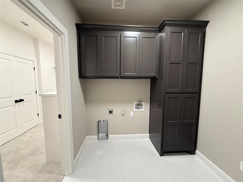 Spacious, unfurnished interior of a new home in , Granbury (Image 30).