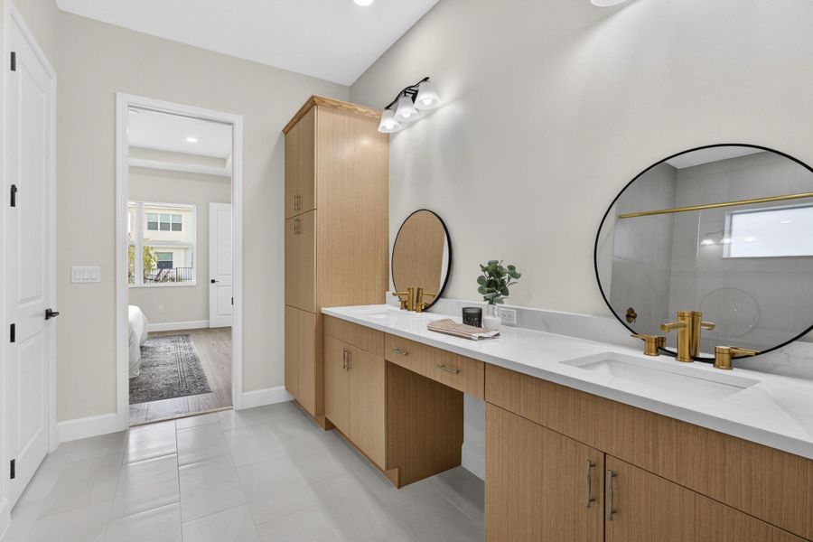 Master Bedroom Bathroom