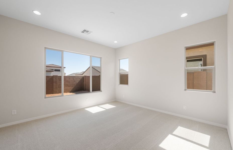 Spacious, unfurnished interior of a new home in Artisan at Asante, Surprise (Image 24).