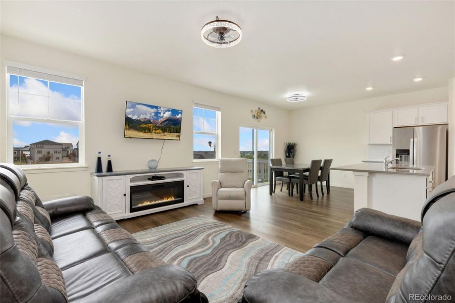 Furnished interior view inside a new home in Lakeside Canyon, Mead (Image 15).