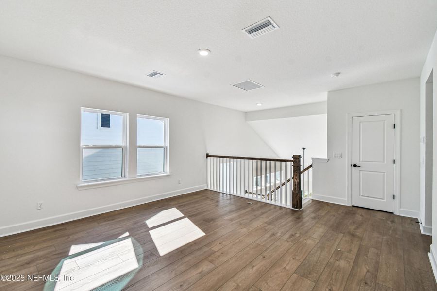 Spacious, unfurnished interior of a new home in Seven Pines 50' Front Entry, Jacksonville (Image 25).