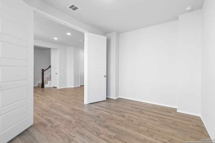 Spacious, unfurnished interior of a new home in Ladera, San Antonio (Image 20). Spacious, unfurnished interior of a new home in Ladera, San Antonio (Image 20).