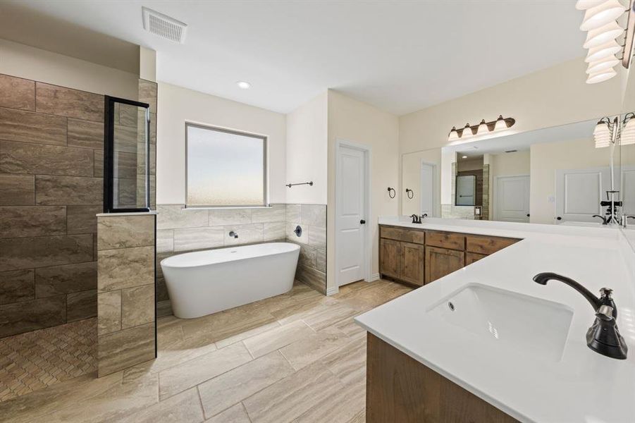 PIC IS NOT OF ACTUAL HOME. PICS TO SHOW STYLE ONLY