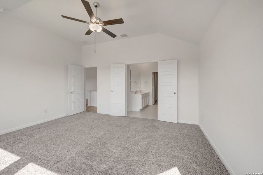 Spacious, unfurnished interior of a new home in Meadows at Clear Springs, New Braunfels (Image 17).
