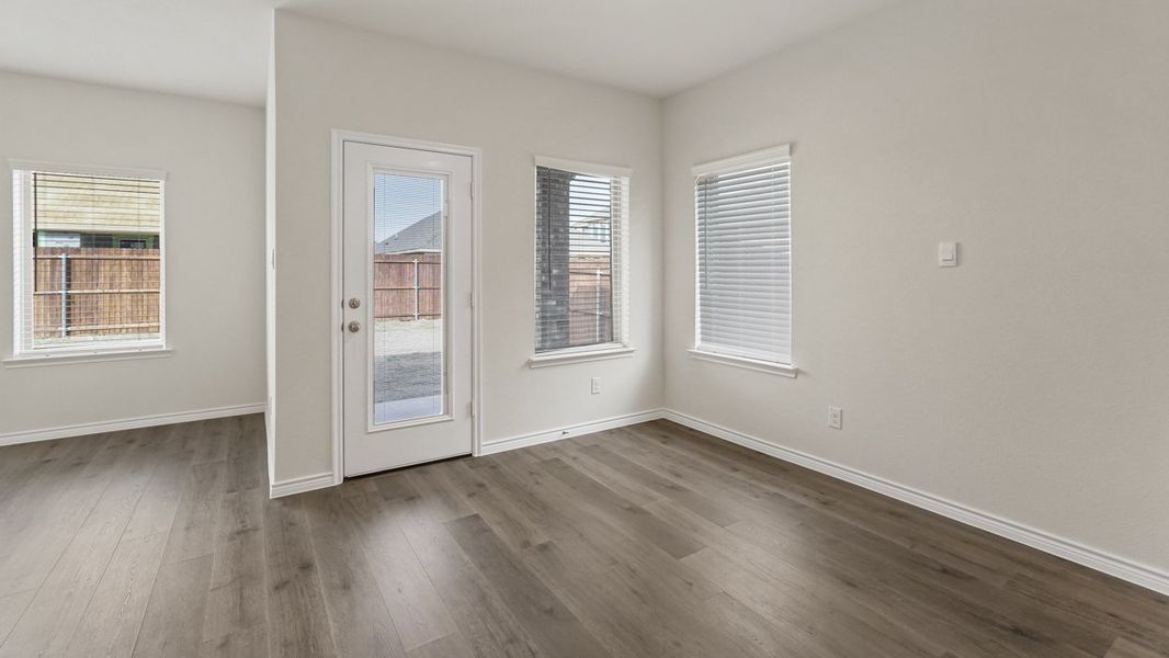 Spacious, unfurnished interior of a new home in Elevon, Lavon (Image 12).